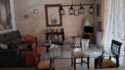 Foto Appartamento a Santo Stefano di Magra Centro di 90 m² con 5 locali