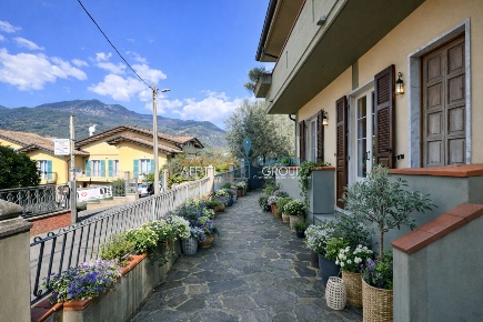 Foto Villa singola in Via Romolo Briglia 7, Massa Centro di 210 m²