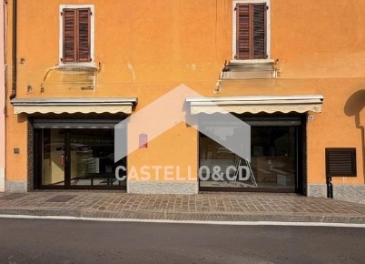 Foto Negozio in VIA MUR, Desenzano del Garda Desenzanino di 60 m²