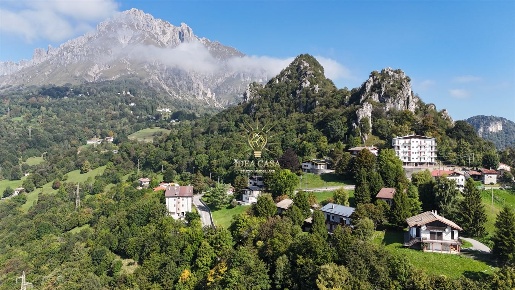 Foto Appartamento in Zucco, Ballabio di 76 m² con 3 locali in vendita