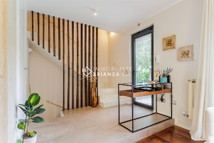 Foto Villa a schiera in via meda, Villasanta di 160 m² con 4 locali