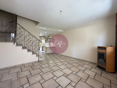 Foto Villa a schiera in Via Taverna, Ravenna di 129 m² con 7 locali