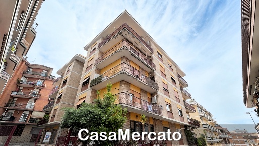 Foto Appartamento in Via Orazio, Albano Laziale Centro Storico di 130 m²