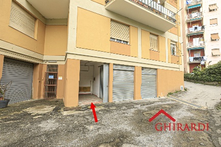 Foto Posti auto in Via Sant'Alberto 9, Genova Sestri Ponente di 10 m²