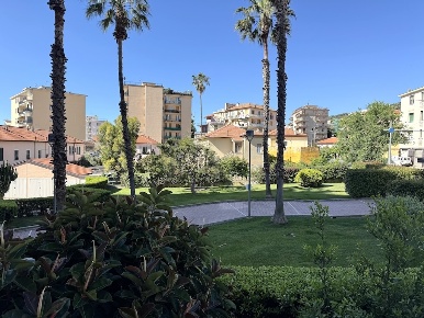 Foto Appartamento in Via Aurelia Ponente 77, Taggia Centro di 84 m²