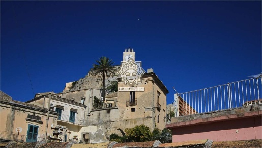 Foto Appartamento in strada castello 9, Modica di 119 m² con 6 locali