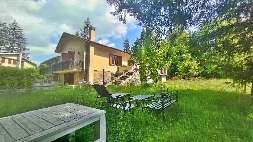 Foto Villa bifamiliare a Arcinazzo Romano Altipiani Di Arcinazzo di 230 m²