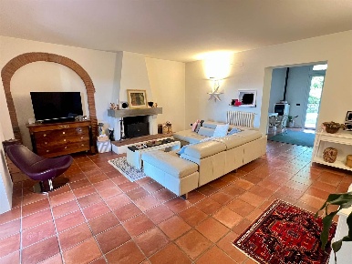 Foto Casa indipendente a Montale Centro di 240 m² con 5 locali in vendita