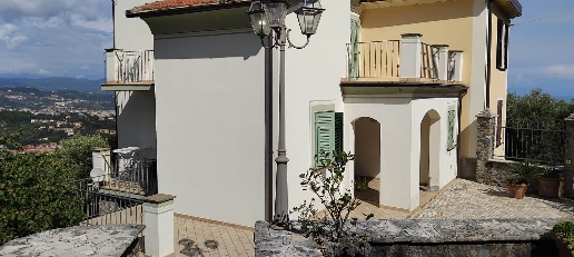 Foto Case semi ndipendenti a La Spezia Foce - Marinasco di 90 m² in vendita
