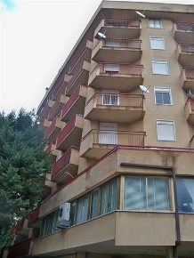 Foto Ufficio in VIALE TRIESTE, Caltanissetta Centro di 75 m² con 2 locali