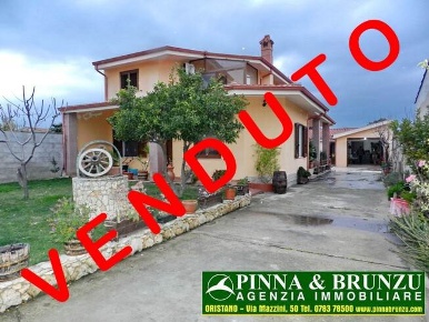 Foto Appartamento a Nurachi di 180 m² con 7 locali in vendita