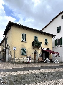 Foto Appartamento a Pistoia Centro Storico di 120 m² con 4 locali