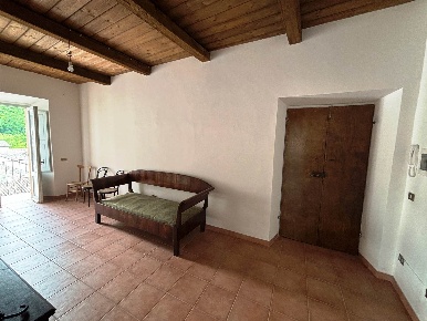 Foto Appartamento a Esanatoglia Centro di 212 m² con 6 locali in vendita