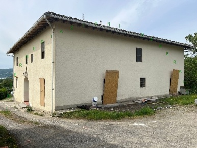 Foto Rustico a Barberino di Mugello di 95 m² con 4 locali in vendita