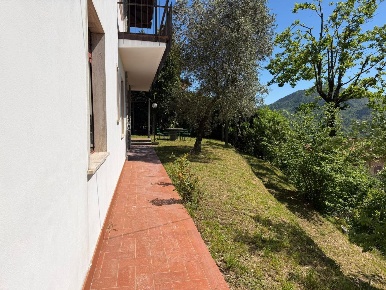 Foto Casa indipendente a Podenzana Montale di 210 m² con 8 locali