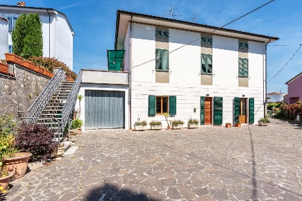 Foto Appartamento a Buti Cascine La Croce di 129 m² con 4 locali in vendita