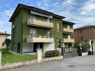 Foto Appartamento a Fara Olivana con Sola Sola di 98 m² con 4 locali
