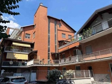 Foto Appartamento a Garbagnate Milanese Centro di 119 m² con 4 locali