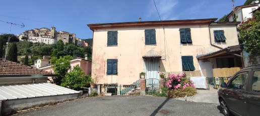 Foto Casa indipendente a Ameglia Centro di 150 m² con 6 locali in vendita