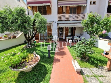 Foto Appartamento a Campi Bisenzio Centro di 90 m² con 4 locali in vendita