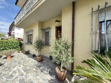 Foto Appartamento a Viareggio Darsena - Ex Campo di Aviazione di 99 m²