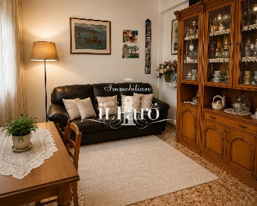 Foto Appartamento a Viareggio Centro di 75 m² con 4 locali in vendita