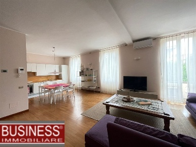 Foto Appartamento in Via Vincenzo  Civerchio, Milano Zara di 140 m²