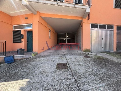 Foto Box in via della Mola Vecchia, Anguillara Sabazia Centro di 18 m²