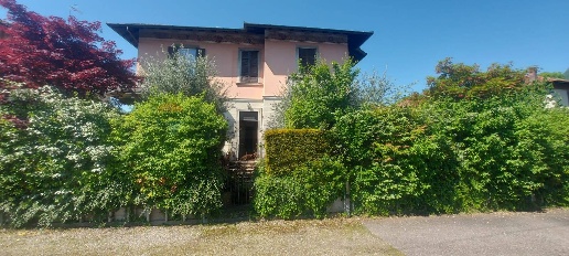 Foto Case semi ndipendenti in Via Fabio Filzi 2, Cittiglio Centro di 220 m²