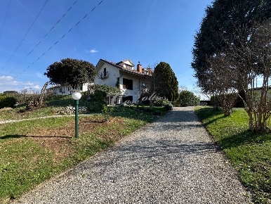 Foto Appartamento in Via Meucci, Lentate sul Seveso Centro di 130 m²
