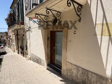Foto Case semi ndipendenti in Via Giordano Bruno 21, Noto Centro di 86 m²