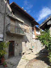 Foto Case semi ndipendenti in per Arcumeggia, Cuveglio Centro di 149 m²