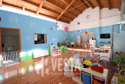 Foto Attività commerciale in Via 4 novembre, Ronco Briantino di 105 m²