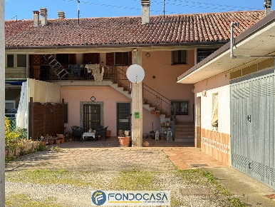 Foto Appartamento a Cazzago San Martino di 84 m² con 3 locali in vendita