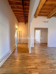 Foto Appartamento in via burlamacchi 1, Lucca di 100 m² con 5 locali
