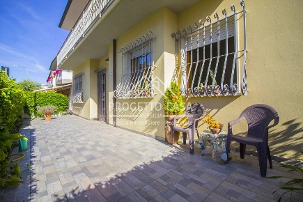 Foto Appartamento in VIA CORRIDONI, Viareggio di 100 m² con 4 locali