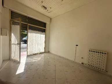 Foto Attività commerciale in via del centenario 23, Porcari Centro di 50 m²