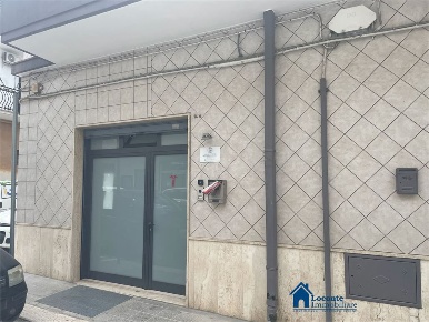 Foto Ufficio a Capurso di 60 m² con 3 locali in vendita