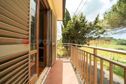 Foto Appartamento a Casale Marittimo di 104 m² con 4 locali in vendita