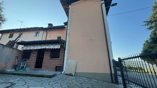Foto Casa indipendente in Via Donelasco 3, Santa Maria della Versa