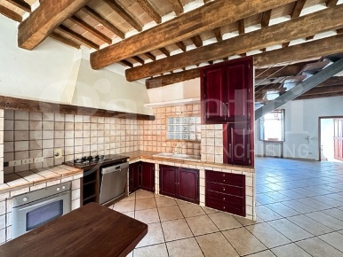 Foto Casa indipendente a Faenza di 238 m² con 5 locali in vendita
