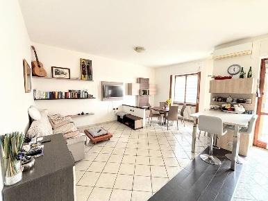 Foto Appartamento in Via Della Repubblica 1, Corbetta Semicentro, Isola