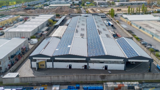 Foto Capannone industriale a Pioltello Centro di 6400 m² con 10 locali