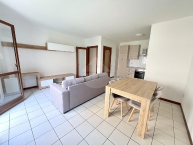Foto Appartamento in Corso del Popolo, Rovigo di 64 m² con 2 locali