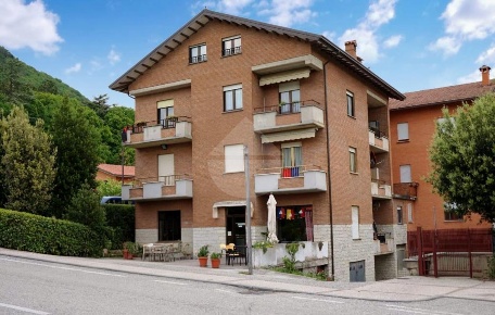 Foto Appartamento in Via Aristotele, Gubbio Centro di 160 m² con 9 locali