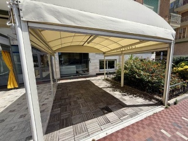 Foto Attività commerciale a Bordighera Centro di 84 m² con 2 locali