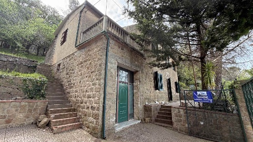 Foto Villa unifamiliare in gibilmanna, Cefalù di 180 m² con 10 locali