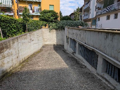 Foto Magazzino a Firenze Isolotto Talenti di 200 m² con 1 locali in affitto