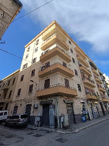 Foto Negozio in via oreto 65d, Palermo Oreto - Perez di 60 m² con 3 locali
