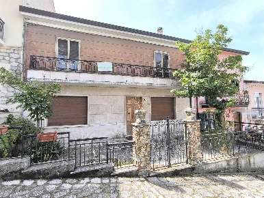 Foto Casa indipendente in via antonio d' errico 30, Gesualdo di 204 m²